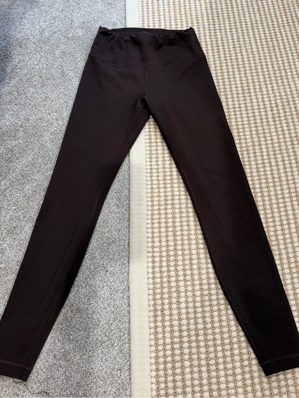 Lululemon Wunder Train Leggings size 8 (used)